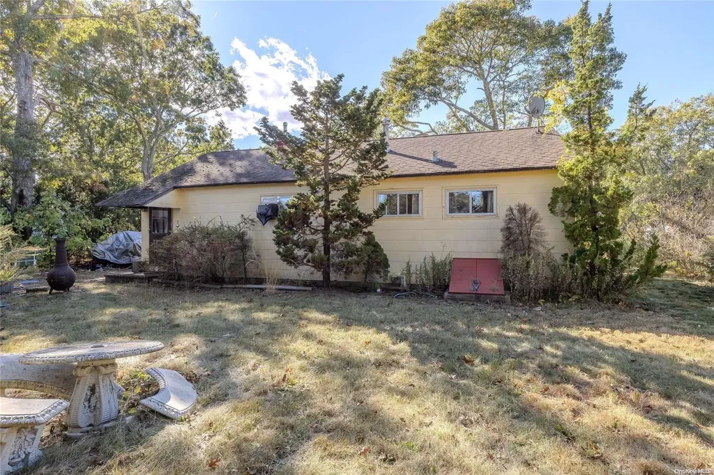 74 Sylvan Avenue Riverhead NY 11901