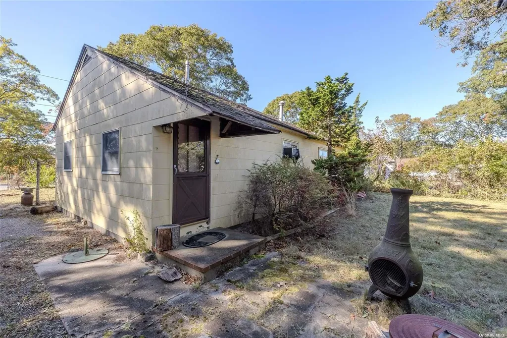 74 Sylvan Avenue Riverhead NY 11901