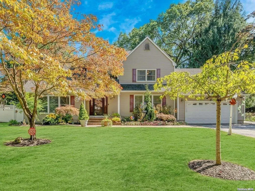 18 Poplar Drive Smithtown NY 11787