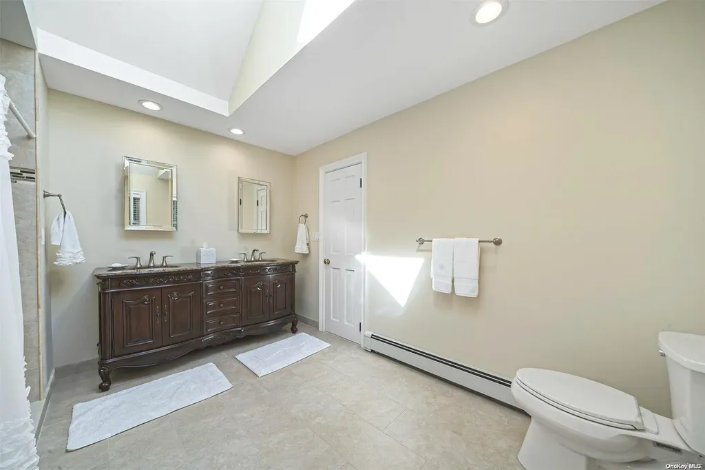 18 Poplar Drive Smithtown NY 11787