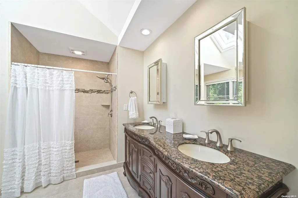 18 Poplar Drive Smithtown NY 11787