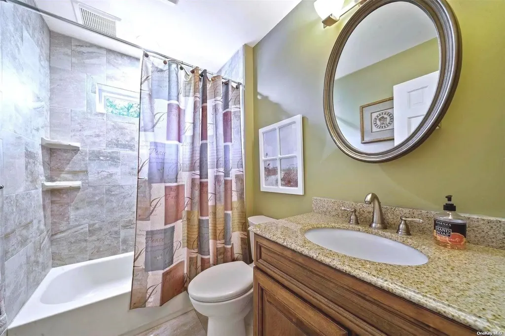 18 Poplar Drive Smithtown NY 11787