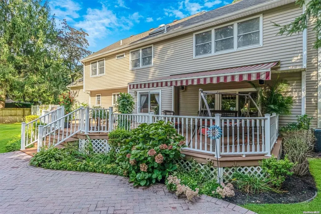 18 Poplar Drive Smithtown NY 11787