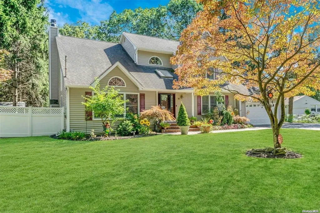 18 Poplar Drive Smithtown NY 11787
