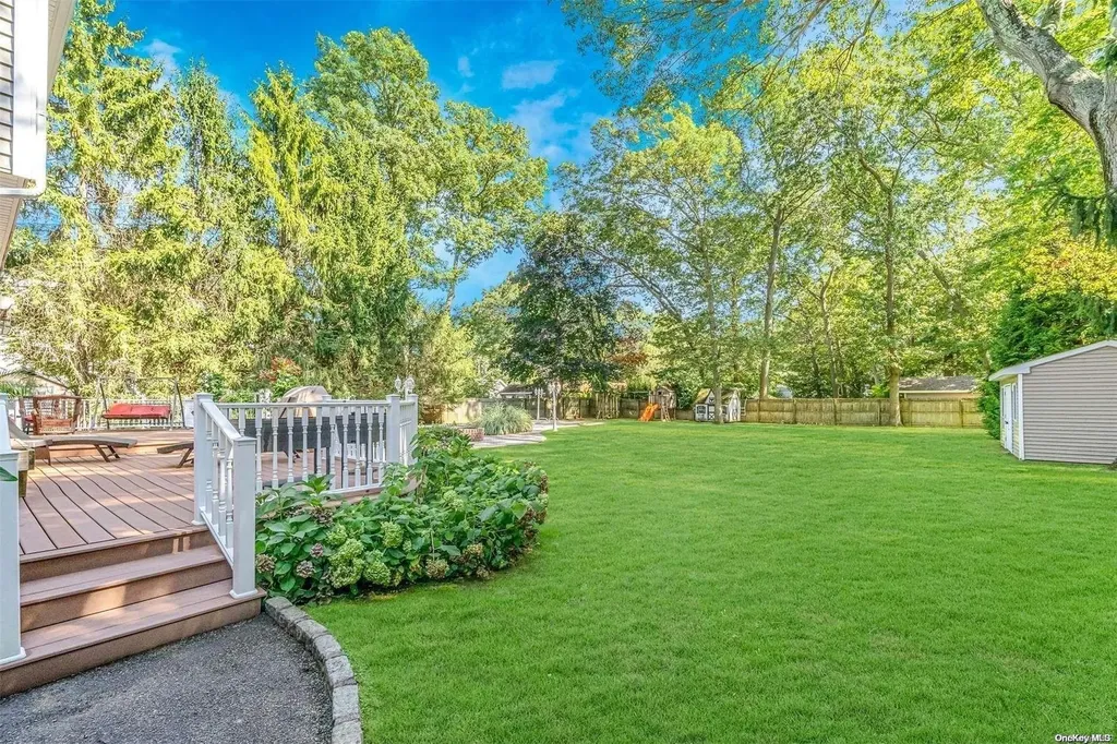 18 Poplar Drive Smithtown NY 11787