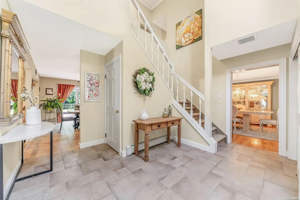 18 Poplar Drive Smithtown NY 11787