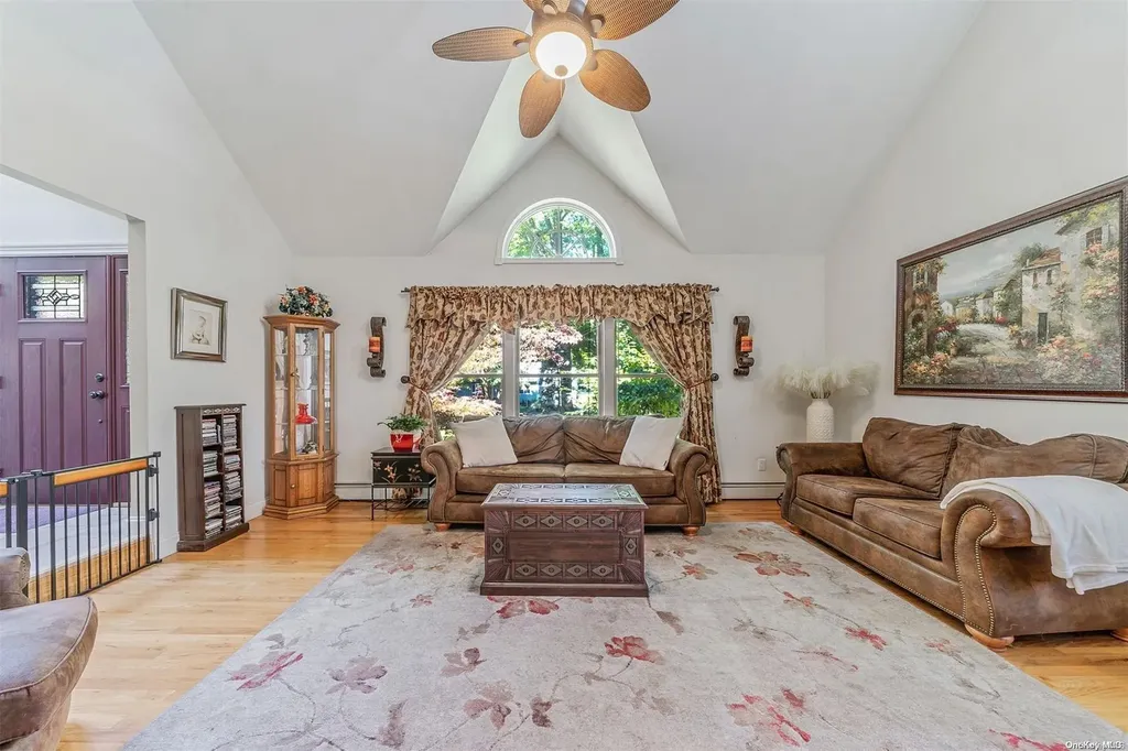 18 Poplar Drive Smithtown NY 11787