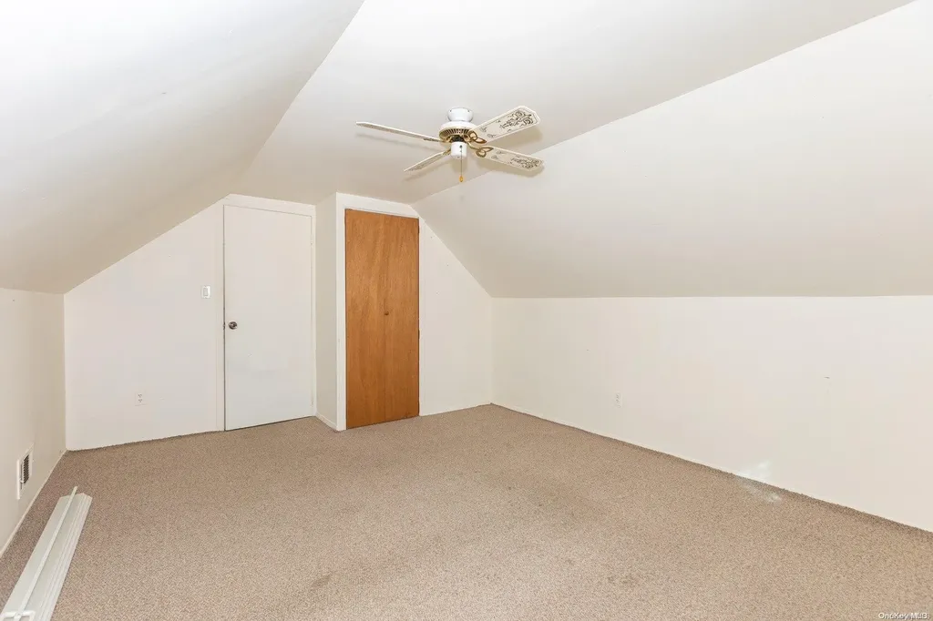 529 S 5th Street Lindenhurst NY 11757