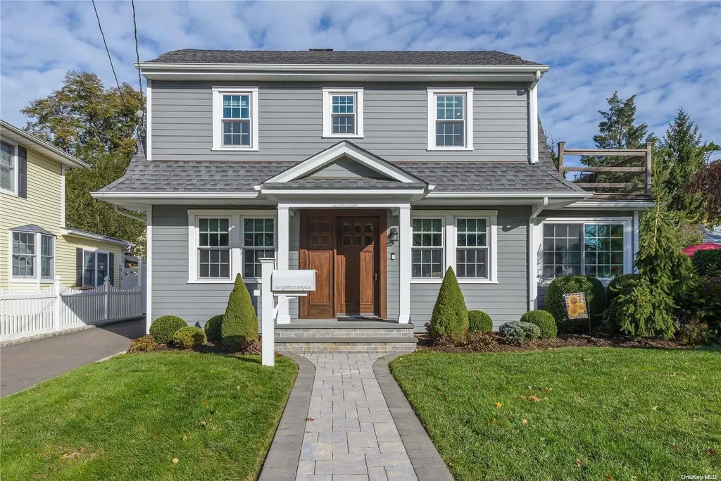 215 Castle Avenue Westbury NY 11590