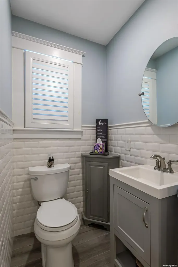 215 Castle Avenue Westbury NY 11590