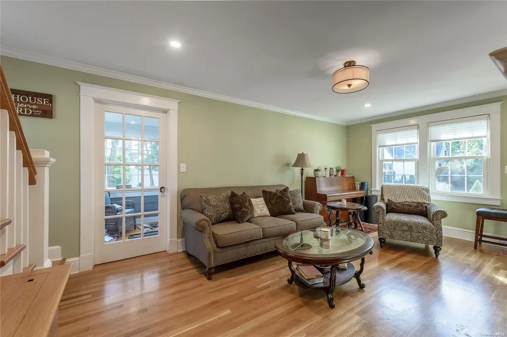215 Castle Avenue Westbury NY 11590