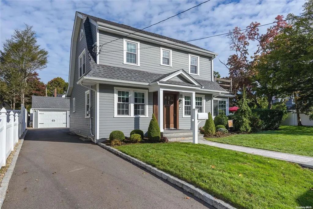 215 Castle Avenue Westbury NY 11590