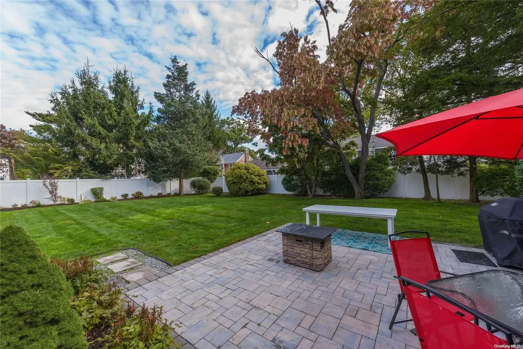 215 Castle Avenue Westbury NY 11590