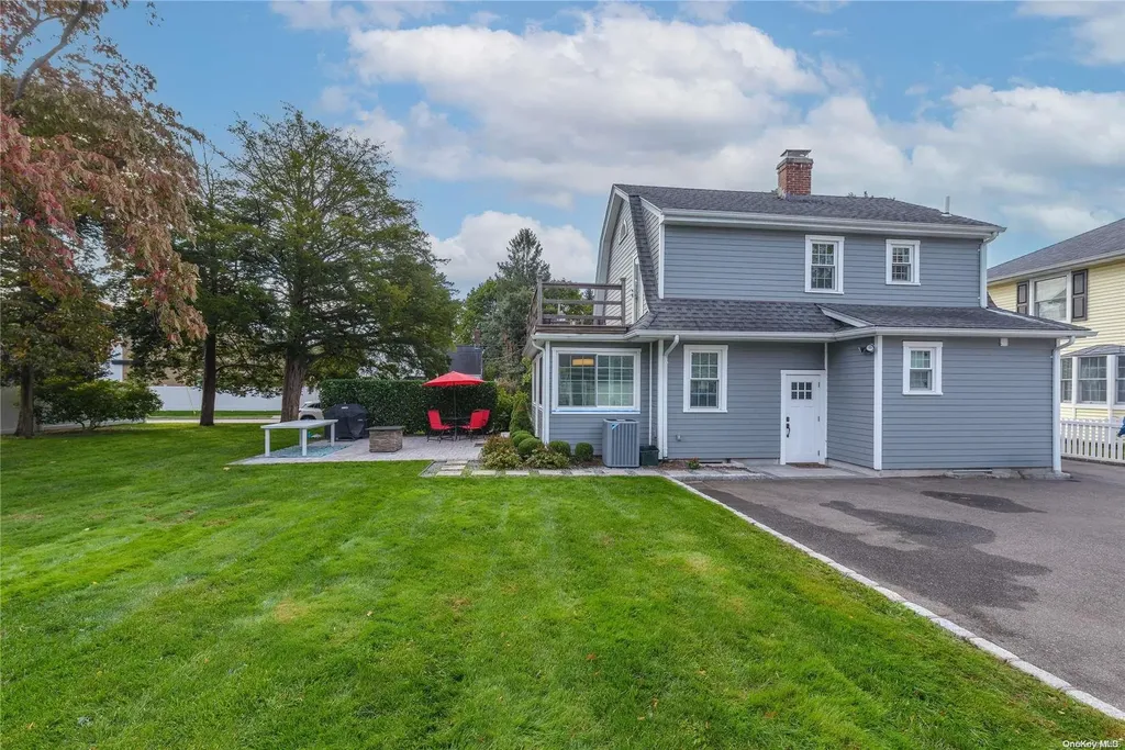 215 Castle Avenue Westbury NY 11590