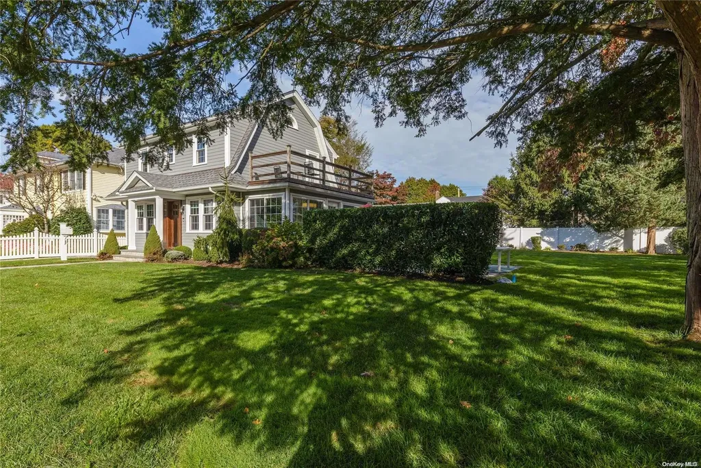 215 Castle Avenue Westbury NY 11590