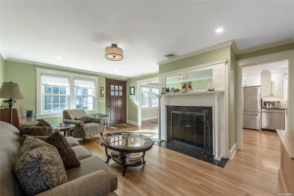 215 Castle Avenue Westbury NY 11590