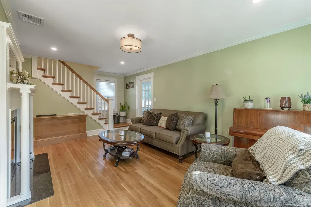 215 Castle Avenue Westbury NY 11590
