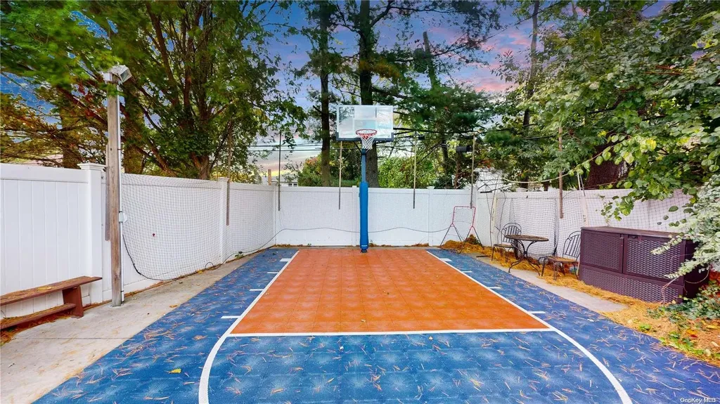 1116 Rosedale Road Valley Stream NY 11581