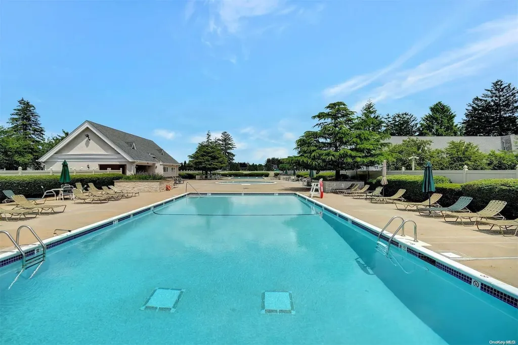 46 Pleasantview Drive Central Islip NY 11722