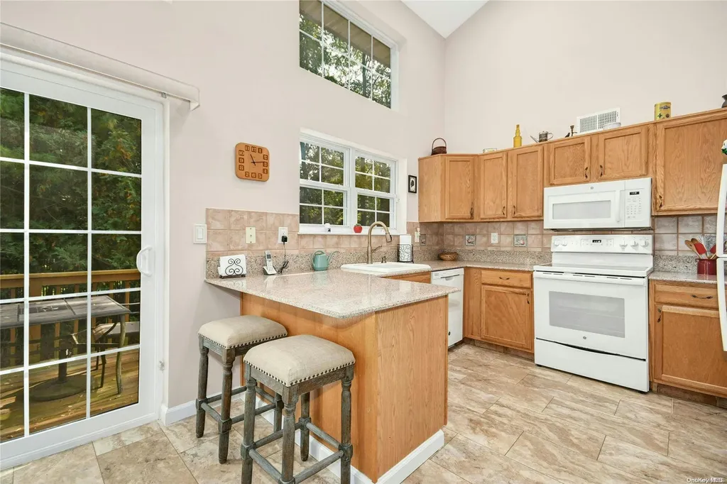 46 Pleasantview Drive Central Islip NY 11722