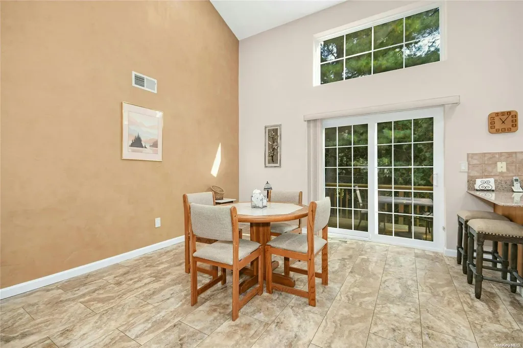46 Pleasantview Drive Central Islip NY 11722