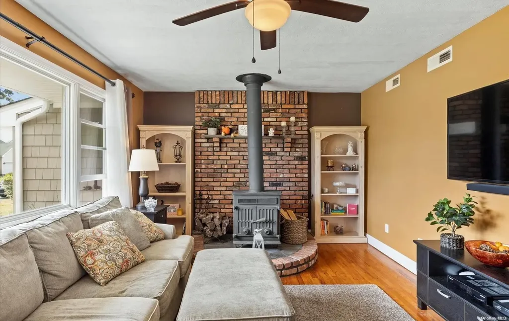 9 Richlee Street Blue Point NY 11715