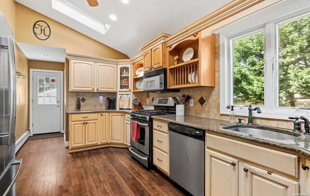 9 Richlee Street Blue Point NY 11715