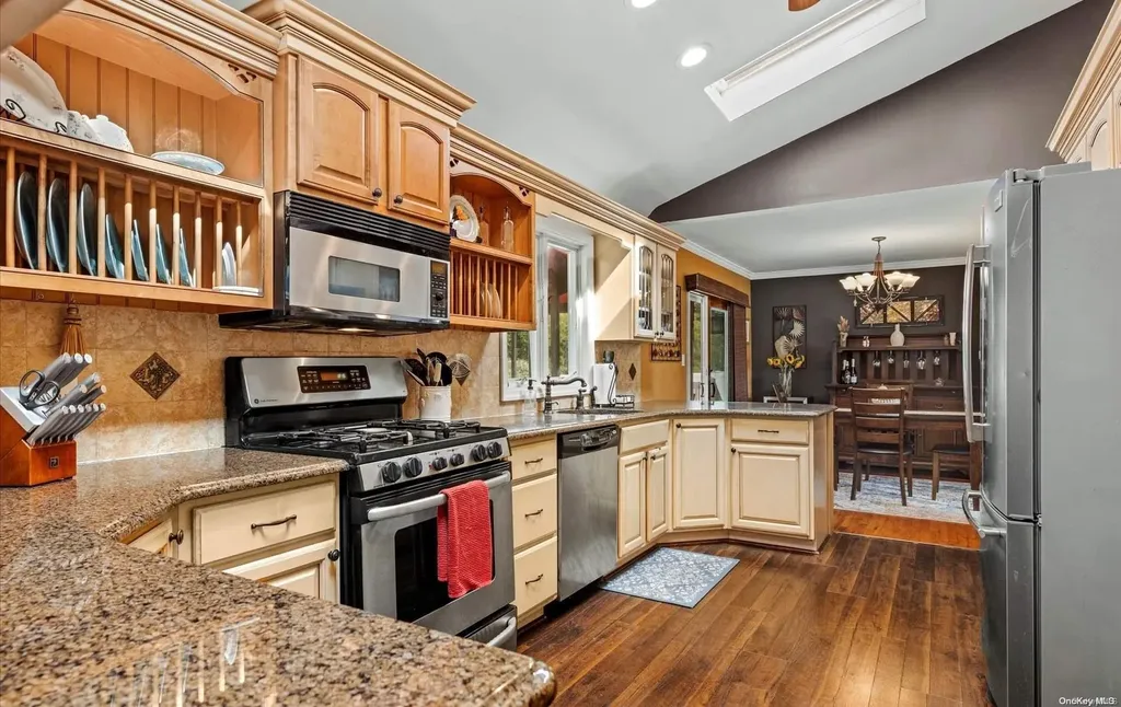 9 Richlee Street Blue Point NY 11715