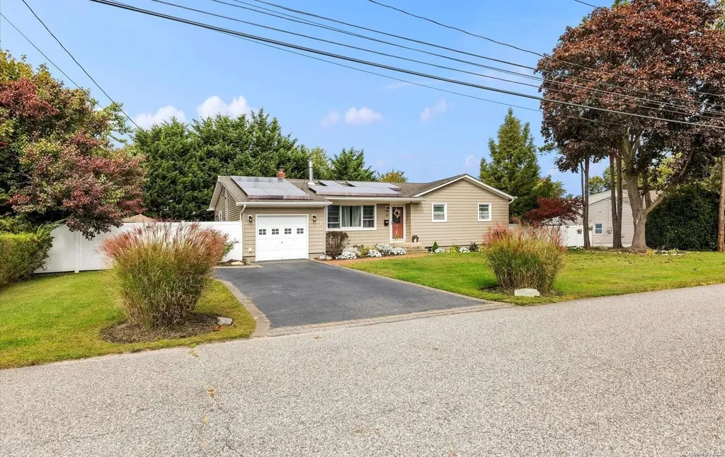 9 Richlee Street Blue Point NY 11715