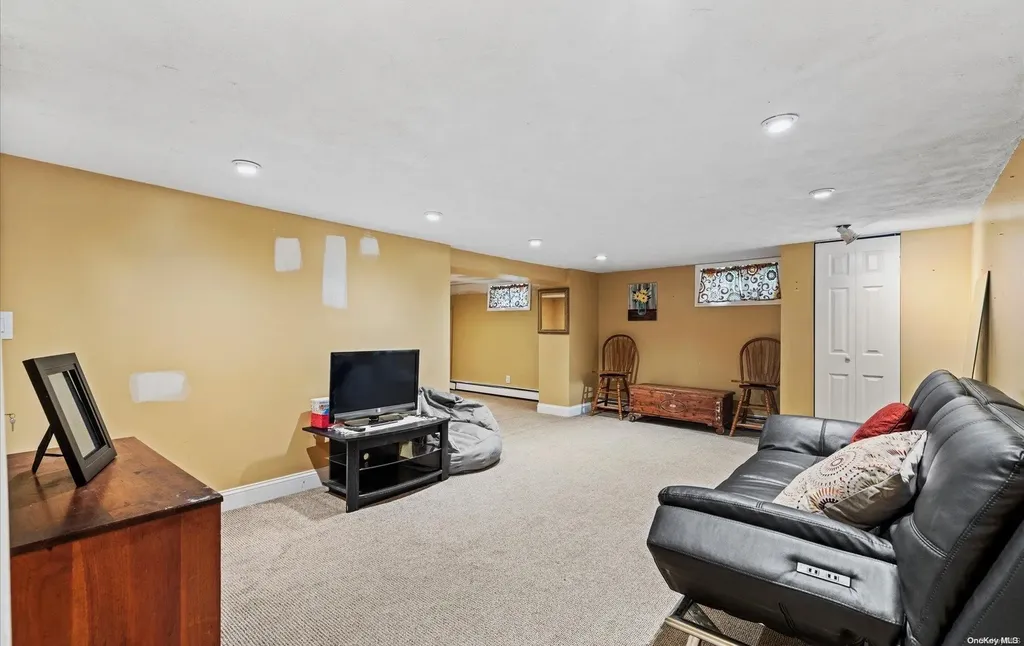 9 Richlee Street Blue Point NY 11715