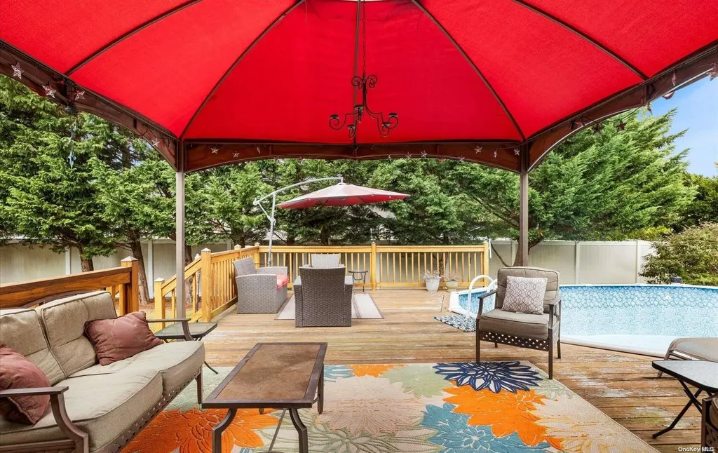 9 Richlee Street Blue Point NY 11715