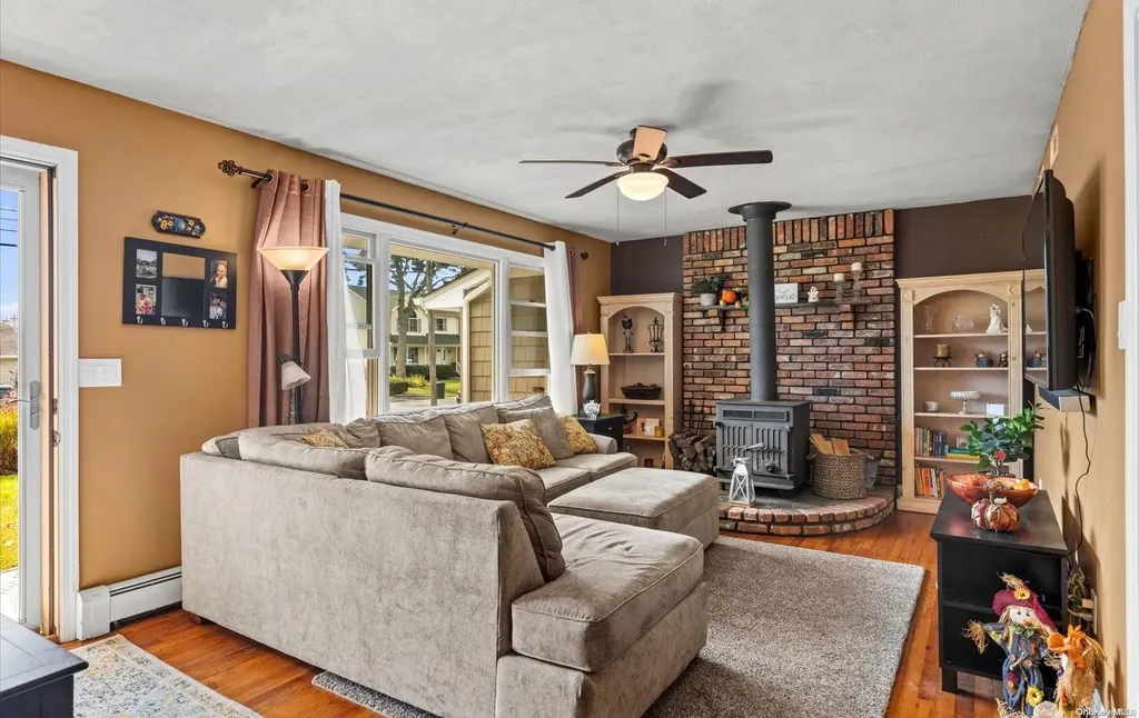 9 Richlee Street Blue Point NY 11715