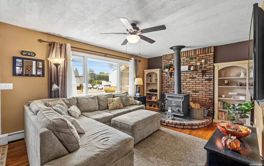 9 Richlee Street Blue Point NY 11715