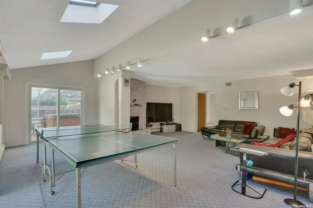 1 Gallatin Drive Dix Hills NY 11746