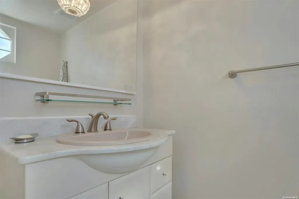 1 Gallatin Drive Dix Hills NY 11746