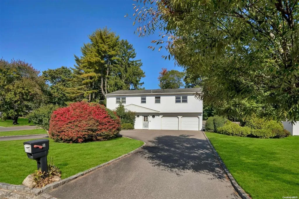 1 Gallatin Drive Dix Hills NY 11746