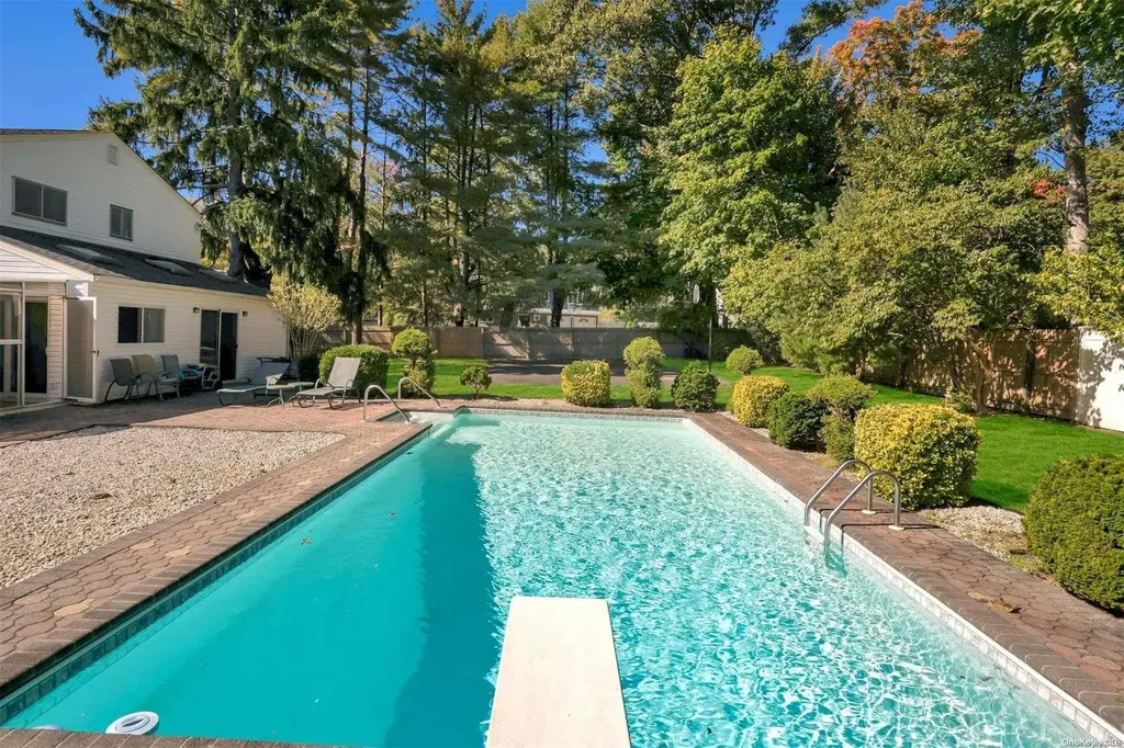 1 Gallatin Drive Dix Hills NY 11746