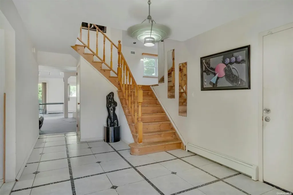 1 Gallatin Drive Dix Hills NY 11746