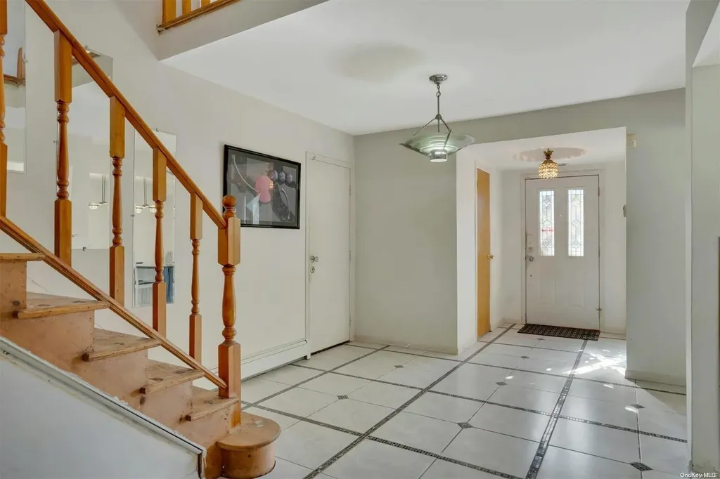 1 Gallatin Drive Dix Hills NY 11746