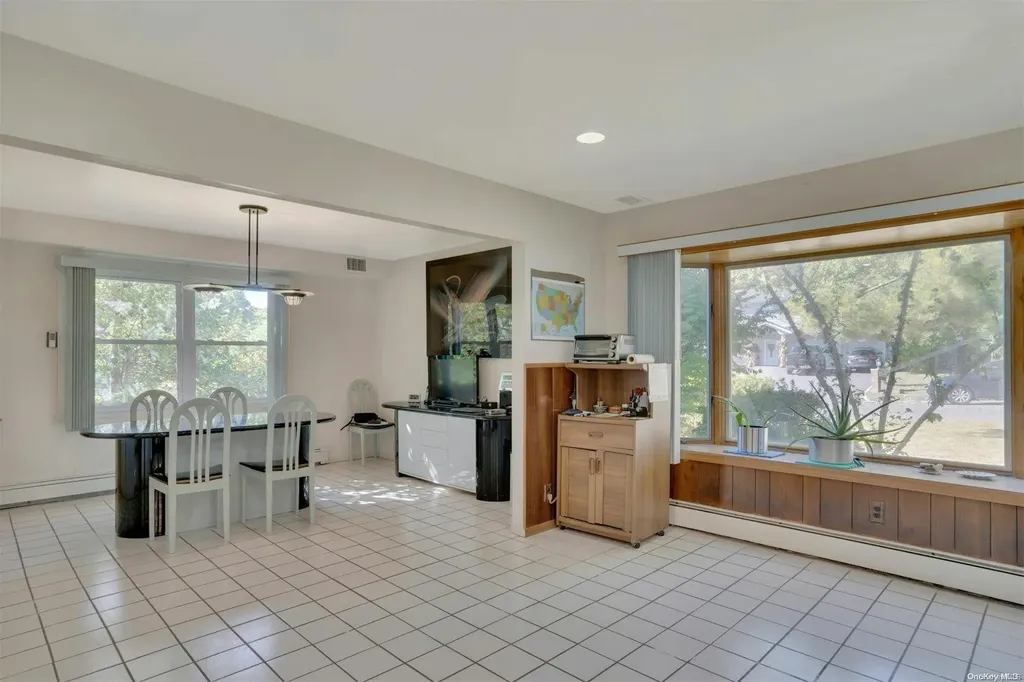 1 Gallatin Drive Dix Hills NY 11746
