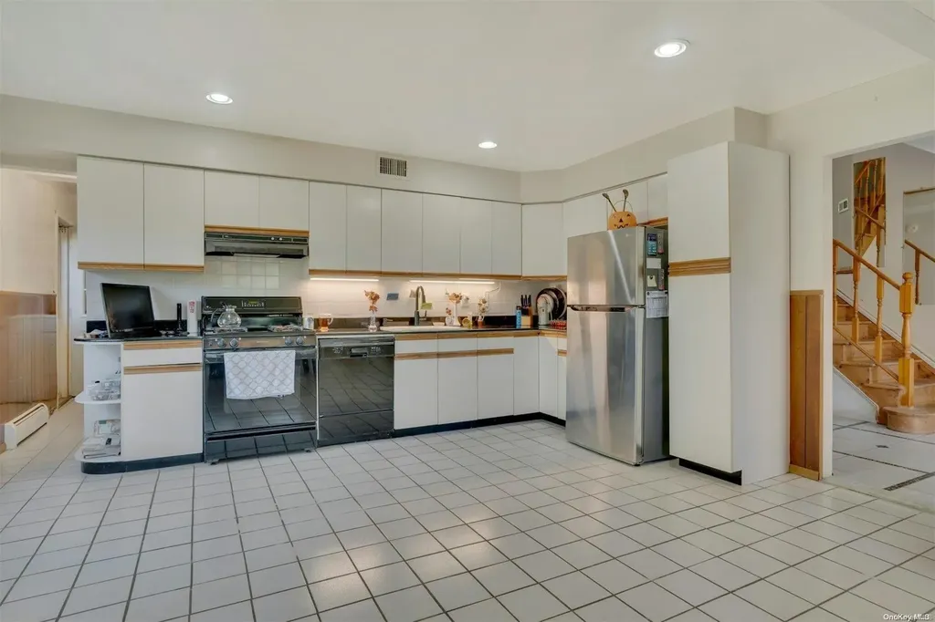1 Gallatin Drive Dix Hills NY 11746
