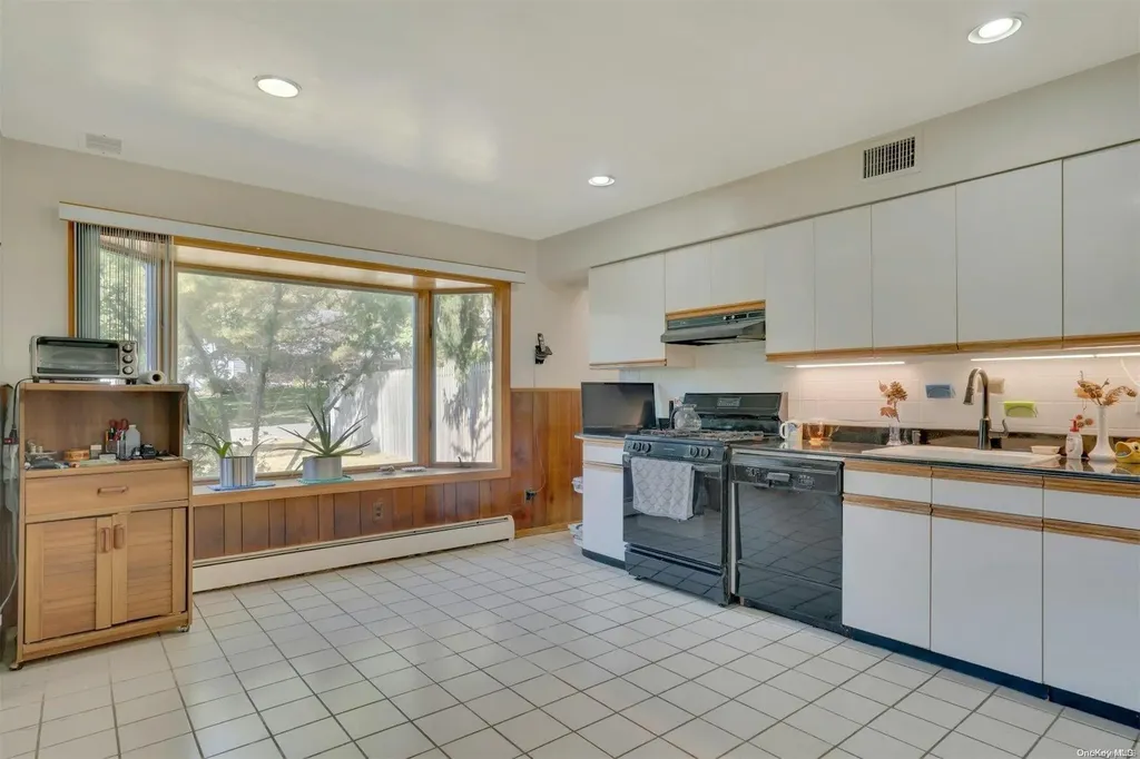 1 Gallatin Drive Dix Hills NY 11746