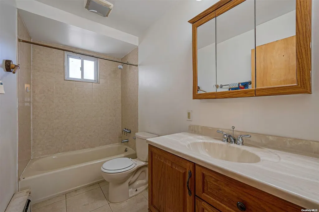 54 Carroll Avenue Valley Stream NY 11580