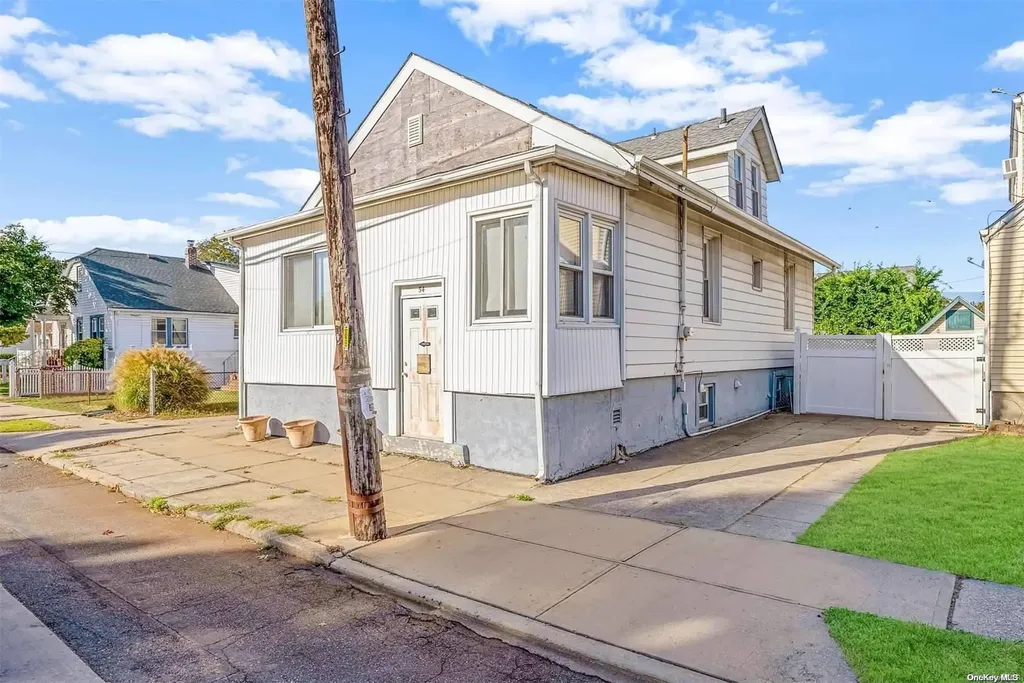 54 Carroll Avenue Valley Stream NY 11580