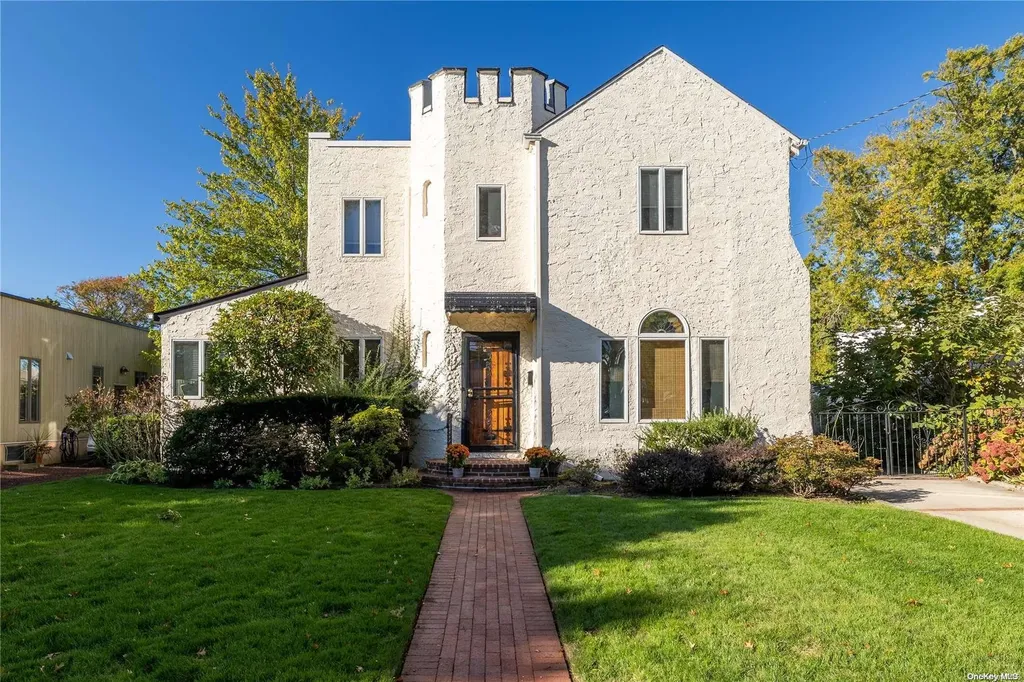 88 Fox Boulevard Merrick NY 11566