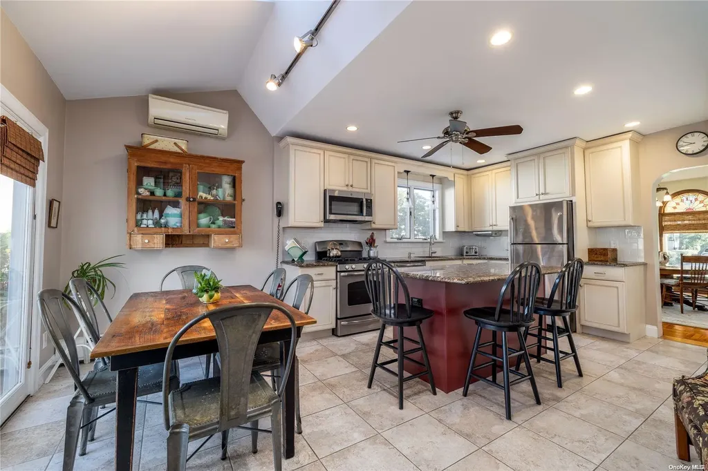 88 Fox Boulevard Merrick NY 11566