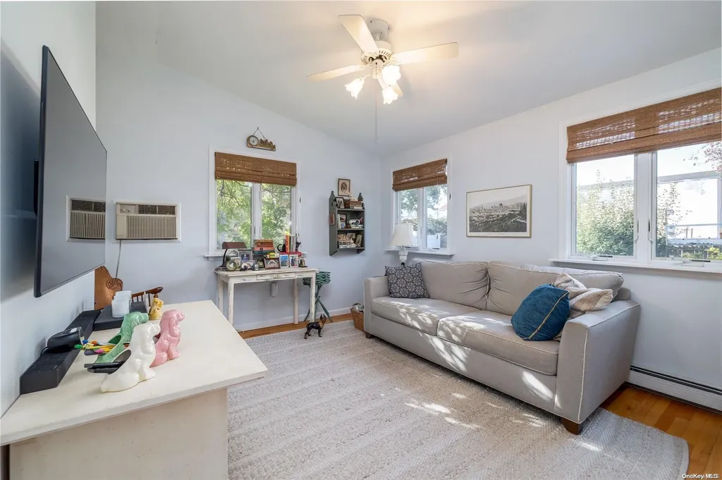 88 Fox Boulevard Merrick NY 11566