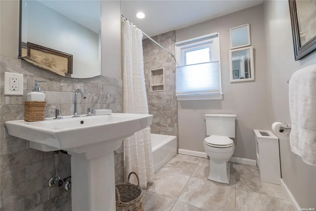 88 Fox Boulevard Merrick NY 11566