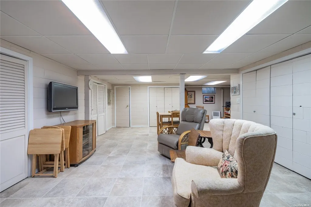 88 Fox Boulevard Merrick NY 11566