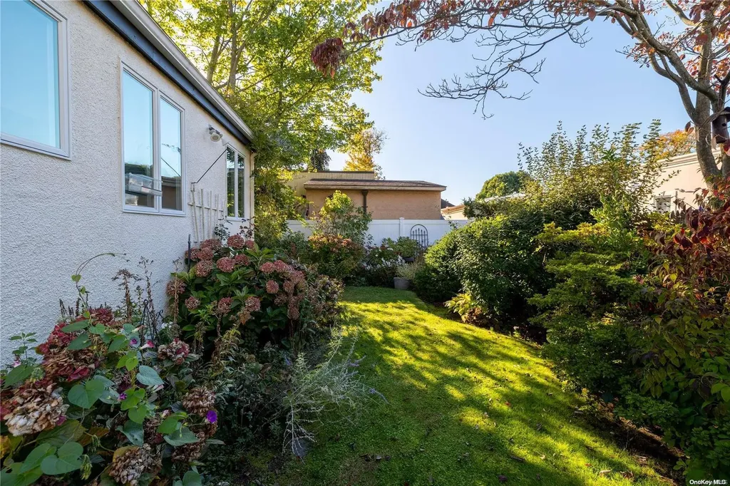 88 Fox Boulevard Merrick NY 11566